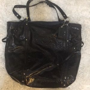 Used and new clothing and bags